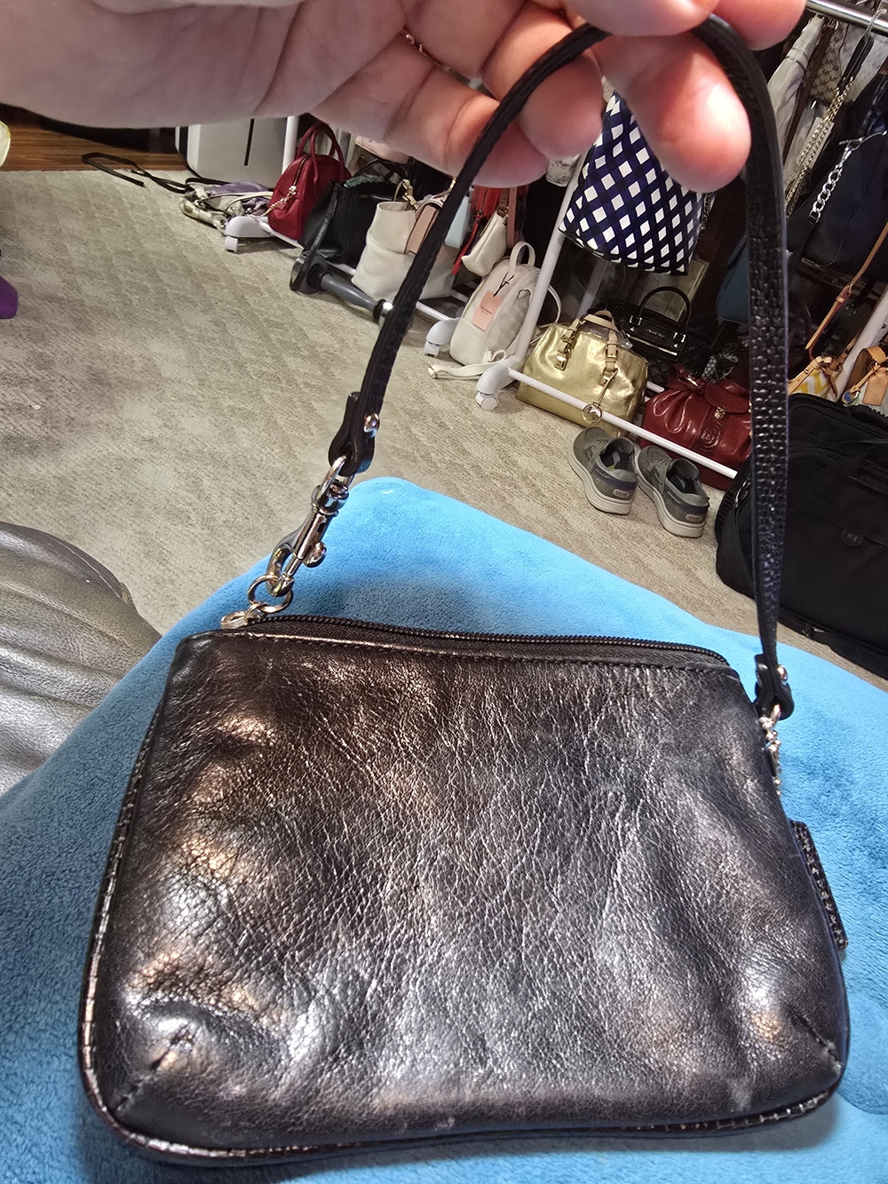 COACH Black Leather Wristlet with Signature Hardware Great Condition 6.5x4.5 - Picture 3 of 11